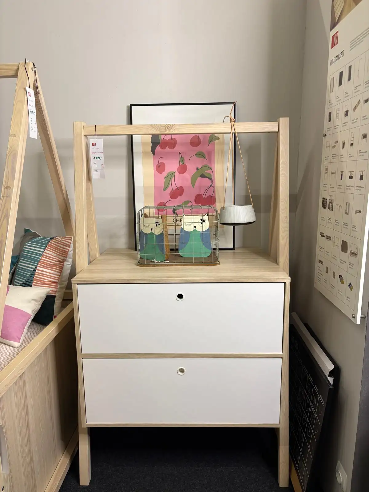 VOX Zestaw Mebli Młodzieżowych SPOT YOUNG Szafa + Biurko + Komoda + Kontenerek VOX Zestaw Mebli Młodzieżowych SPOT YOUNG Szafa + Biurko + Komoda + Kontenerek