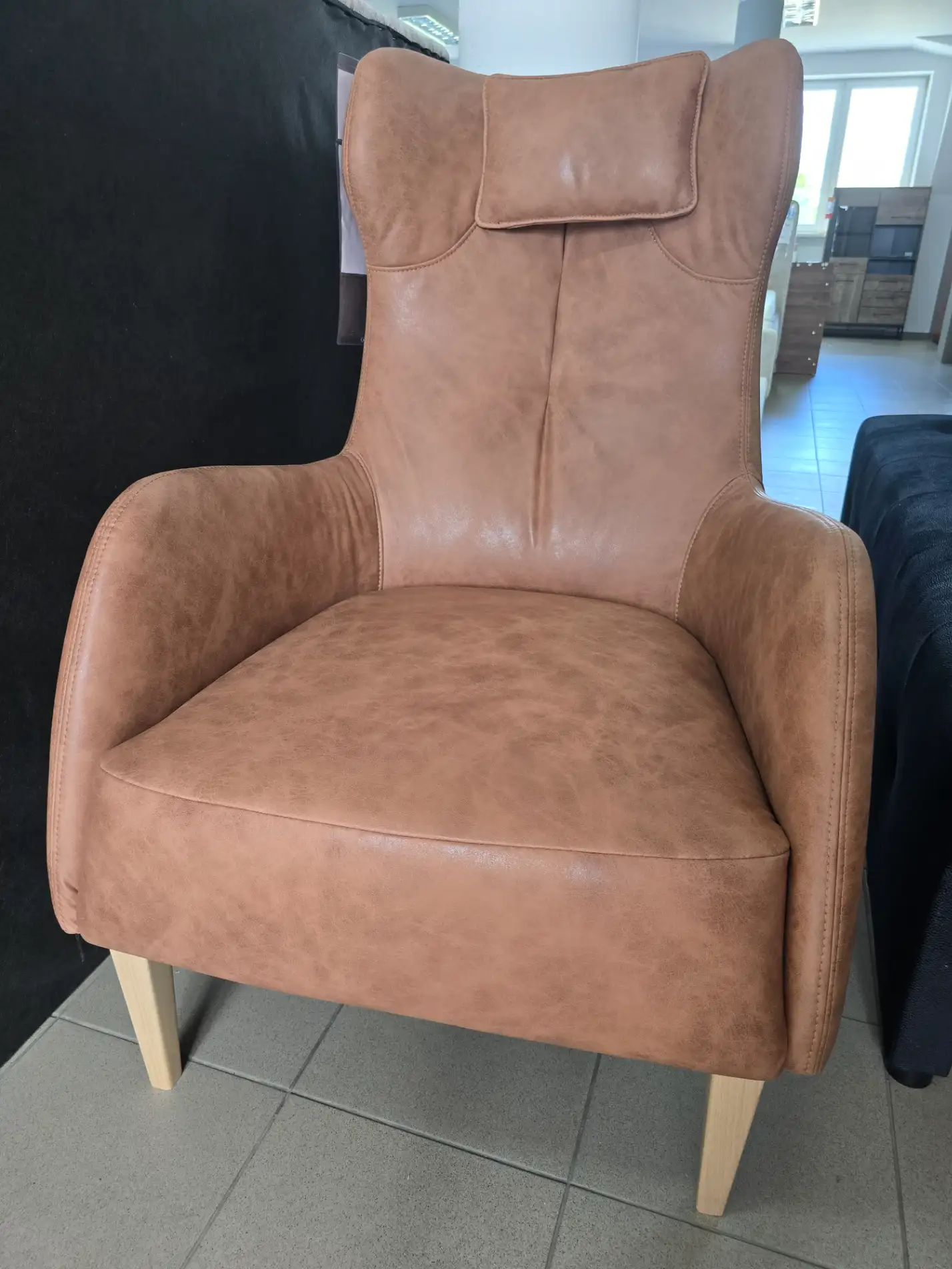 Black Red White Fotel PAKI uszak pomarańczowy Black Red White Fotel PAKI uszak pomarańczowy