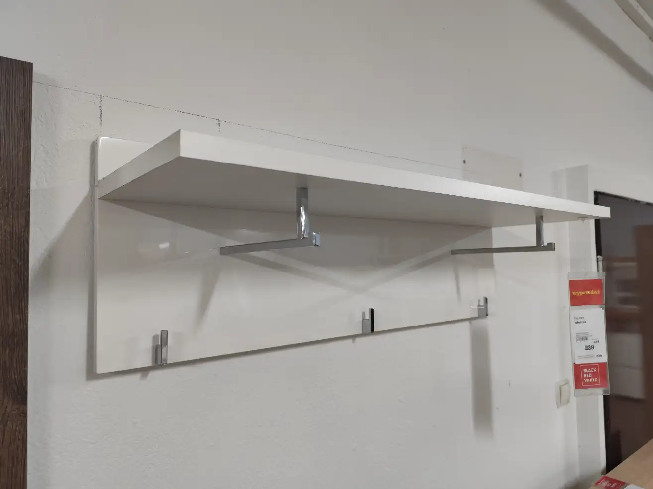 Black Red White Wieszak na ubrania FLAMES biały połysk Black Red White Wieszak na ubrania FLAMES biały połysk