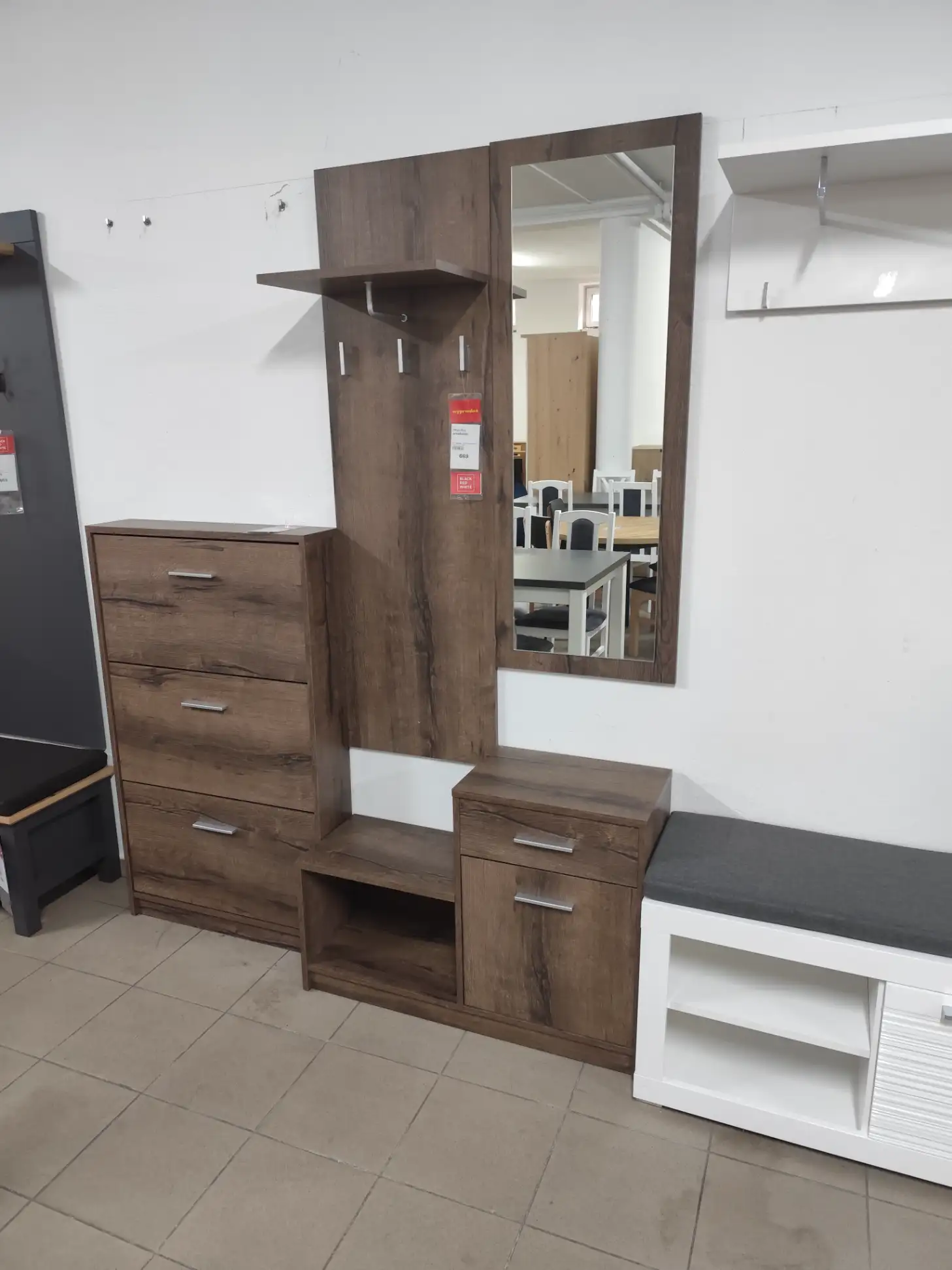 Black Red White Zestaw mebli NEPO PLUS do przedpokoju dąb monstery Black Red White Zestaw mebli NEPO PLUS do przedpokoju dąb monstery