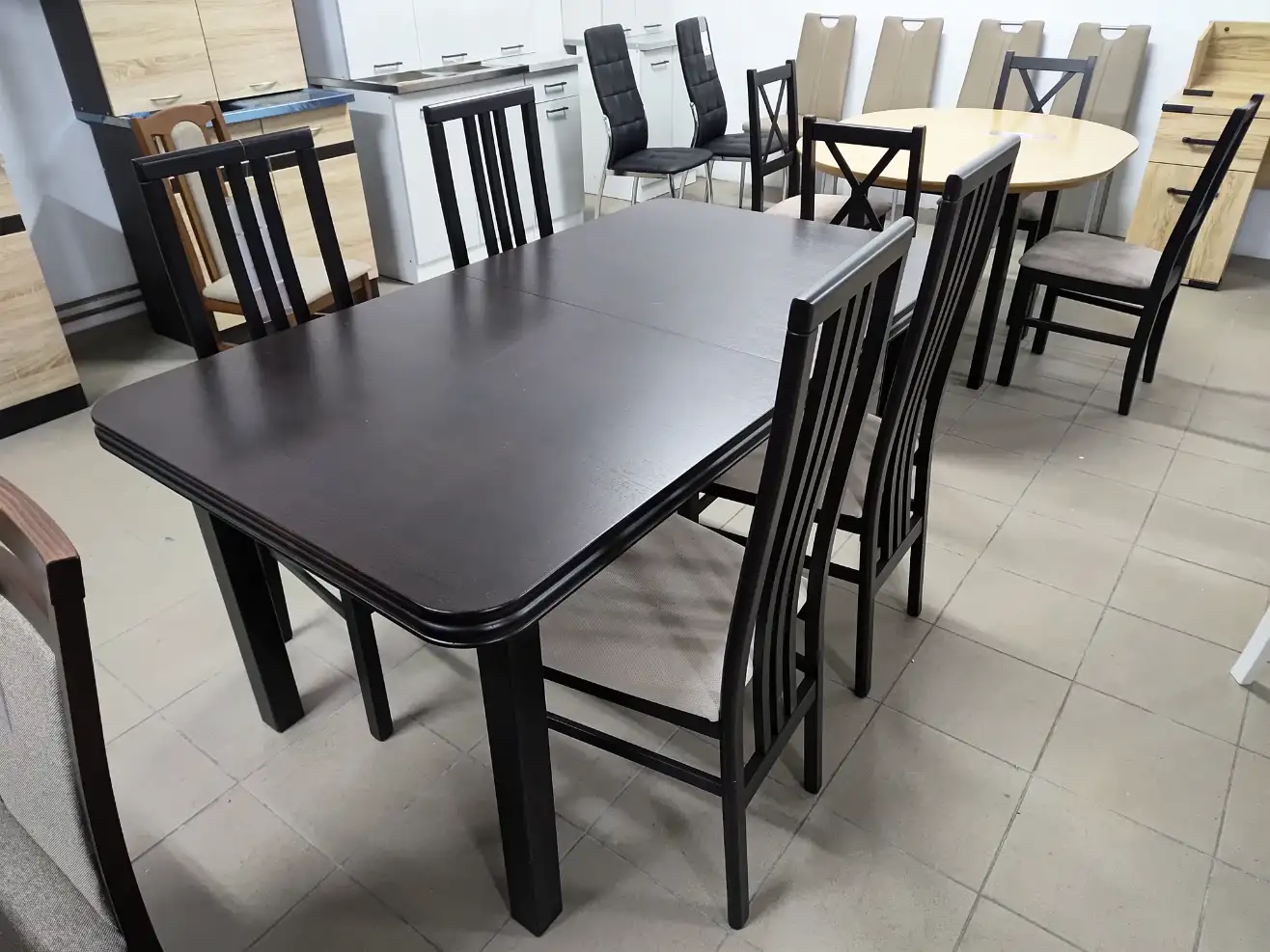 DREWNIANY STÓŁ + 4 KRZESŁA DREWNIANY STÓŁ + 4 KRZESŁA