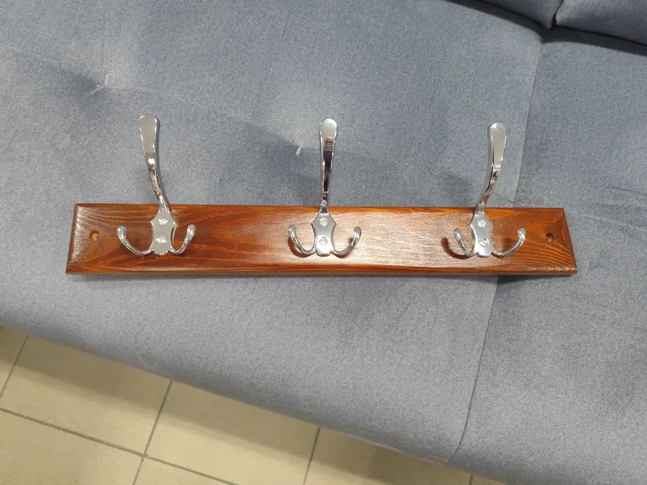 Wieszak Garderobiany WOODY Połysk na ubrania olcha Wieszak Garderobiany WOODY Połysk na ubrania olcha