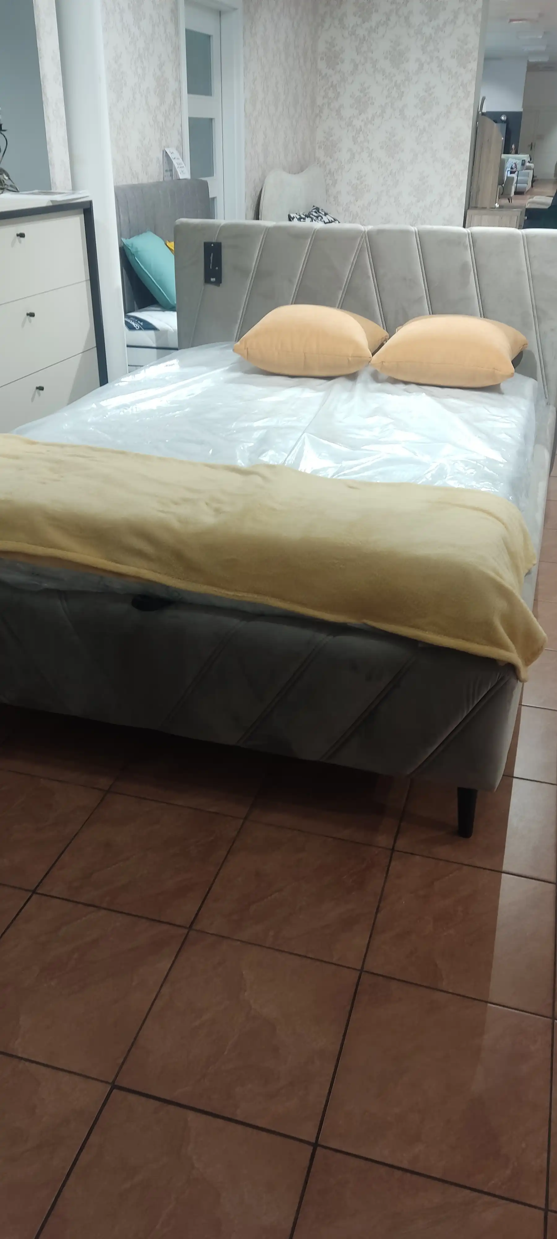 Łóżko tapicerowane Calipso Wersal